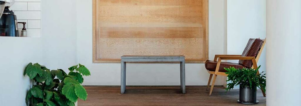 Diáfanos, con colores vivos y texturas naturales. Así son muchos de los espacios que nos invitan a relajarnos y disfrutar de las vacaciones.