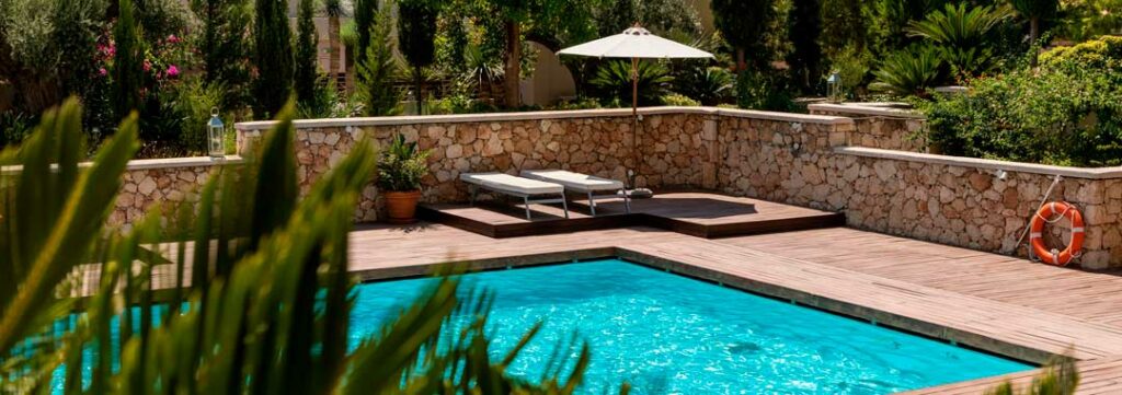 Las reuniones alrededor de la piscina, ya sea con niños o con amigos, son lo más idóneo para combatir las altas temperaturas.